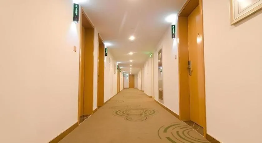 Greentree Inn Suzhou North Zhongshan Road Weiye Yingchun Plaza Business Hotel