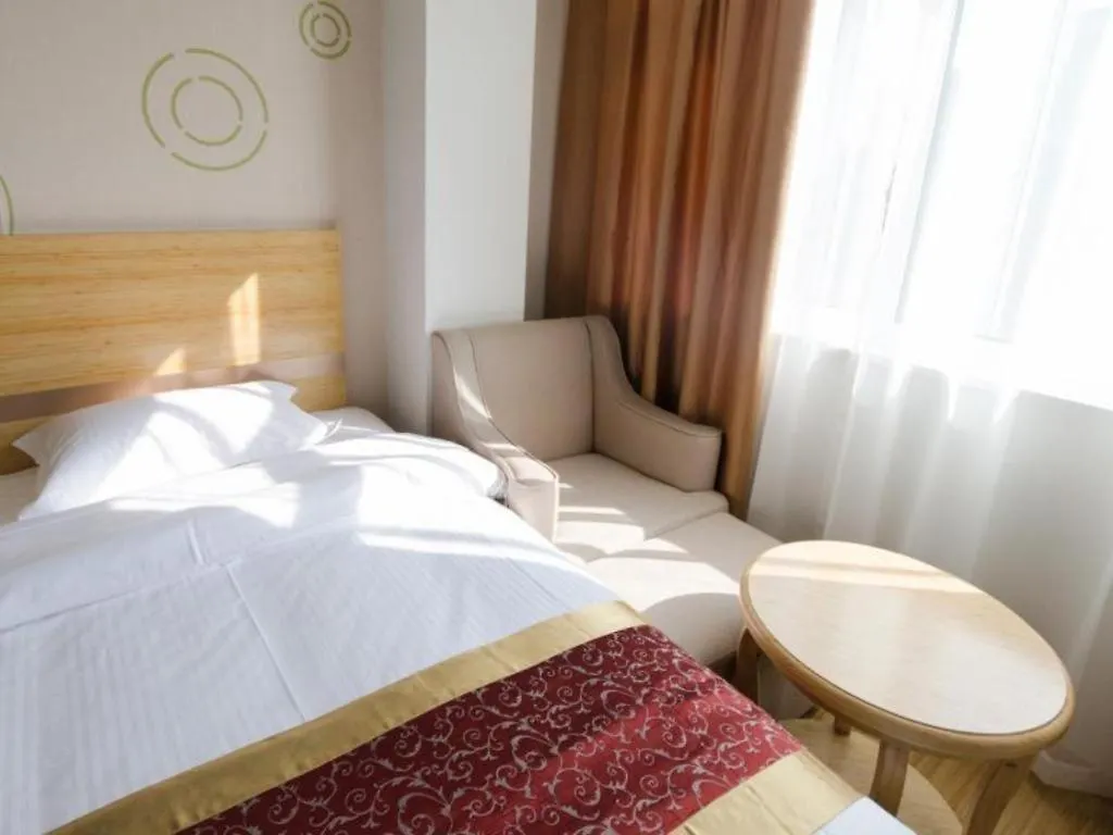Greentree Inn Suzhou North Zhongshan Road Weiye Yingchun Plaza Business Hotel 3*, 蘇州 中国